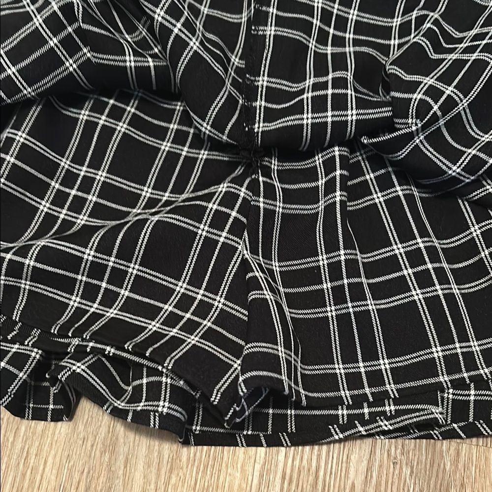 Entro Black and White Skort - Picture 5 of 6